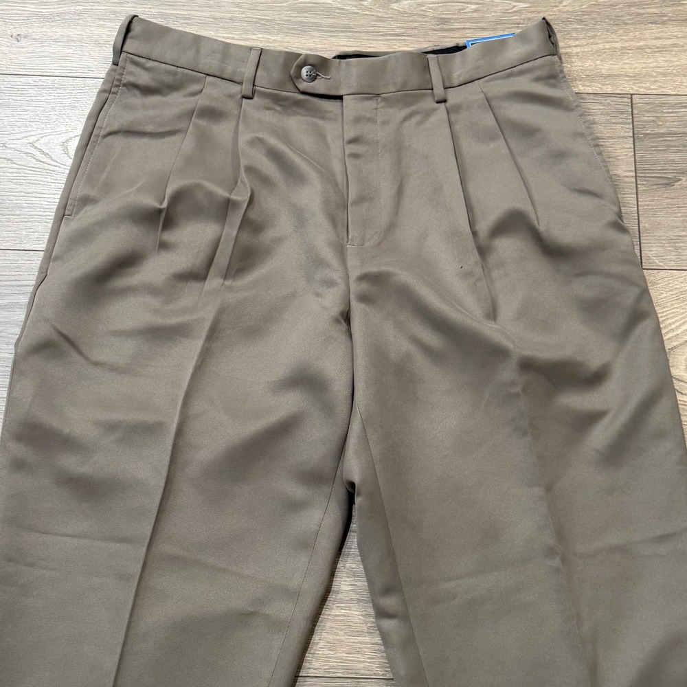 Croft & Barrow Men 34x30 Pleated Microfiber Dress Pants Taupe Cuffed Classic Fit